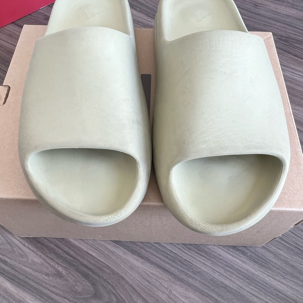 Yeezy Slides 'Resin'
